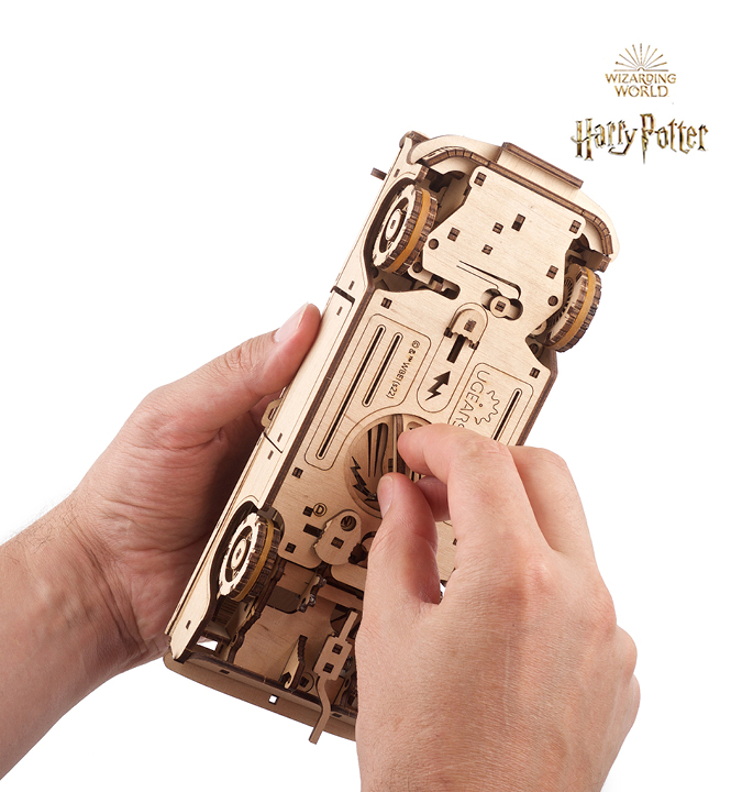 Productvisuals_Modelbouw-Ugears-Harry-Potter-Vliegende-Ford-Anglia-9-1