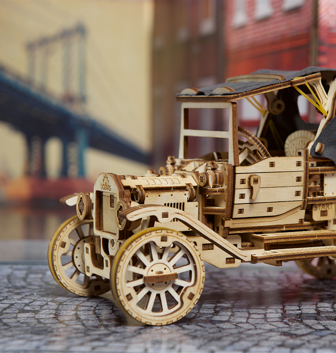 Productvisuals_Modelbouw-Ugears-Retro-Auto-UGR-T-7-1