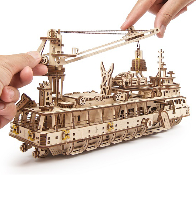 Productvisuals_Modelbouw-Ugears-onderzoeksschip4-1