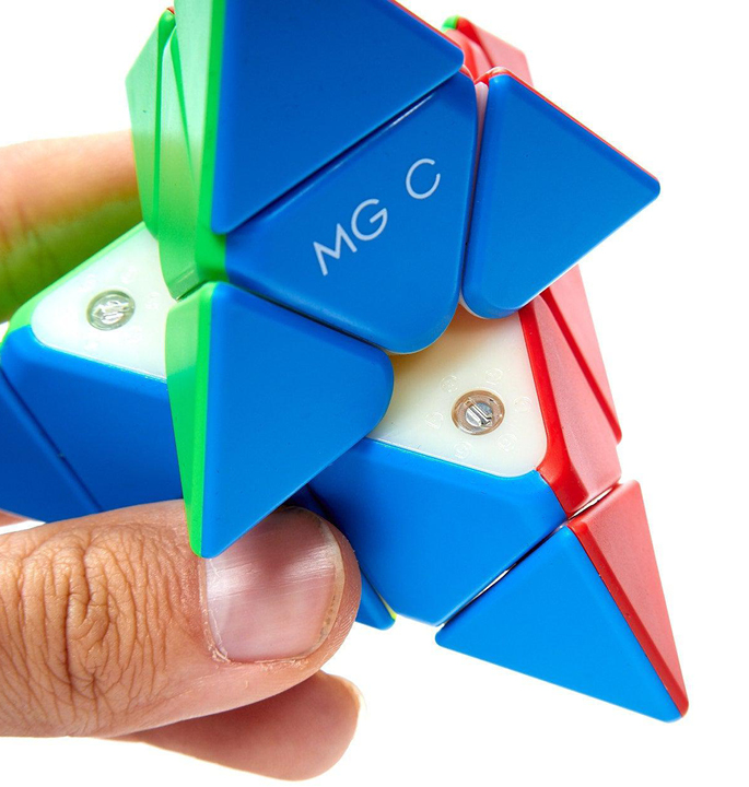 Productvisuals_Speedcubes-YJ-MGC-EVO-Magnetic-Pyraminx-3x3-3-1