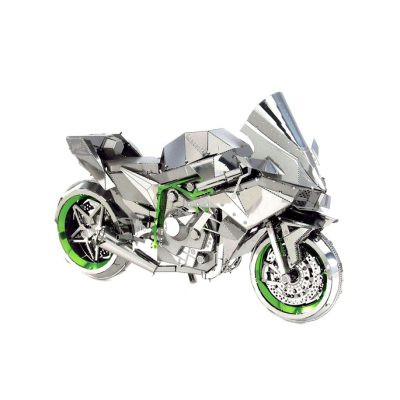 Productvisuals_Modeling-Metal-Earth-iconx-kawasaki-ninja